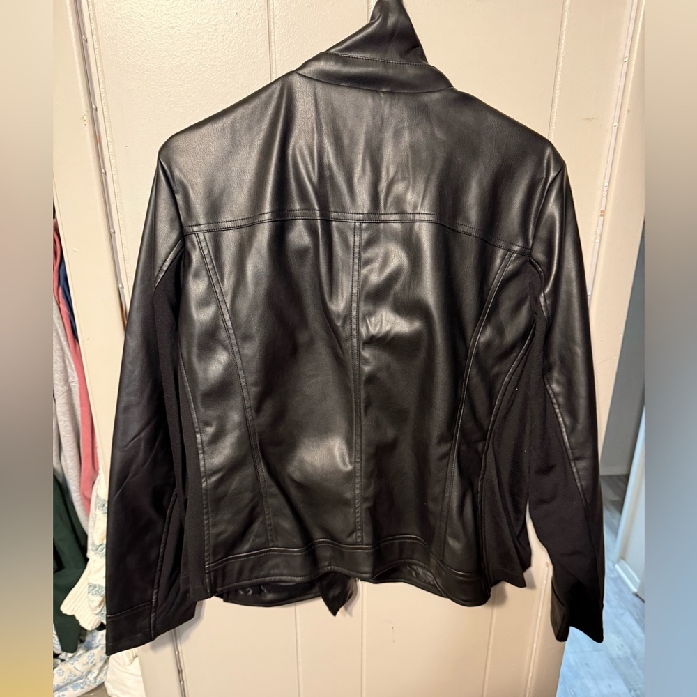Black Faux Leather Jacket with Zipper Details - Picture 3 of 3